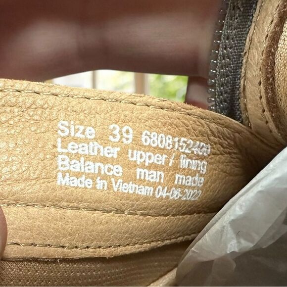 🆕🔥 DANSKO Leather Miki Zippered Boot Bootie TAUPE BURNSIHED Size 39 - Picture 11 of 14